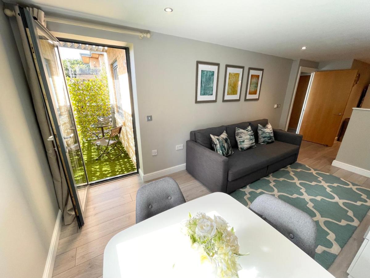 Urban Living'S - The Wesley Beautiful City Centre Apartment With Balcony Oxford Exterior photo